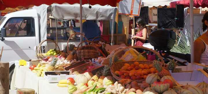 Marché saisonnier à Port-Haliguen